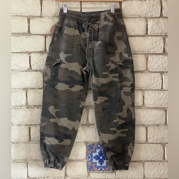 Telepathic Jr Girls Camouflage Cargo Cropped Pants Size 7/28 - Picture 1 of 12